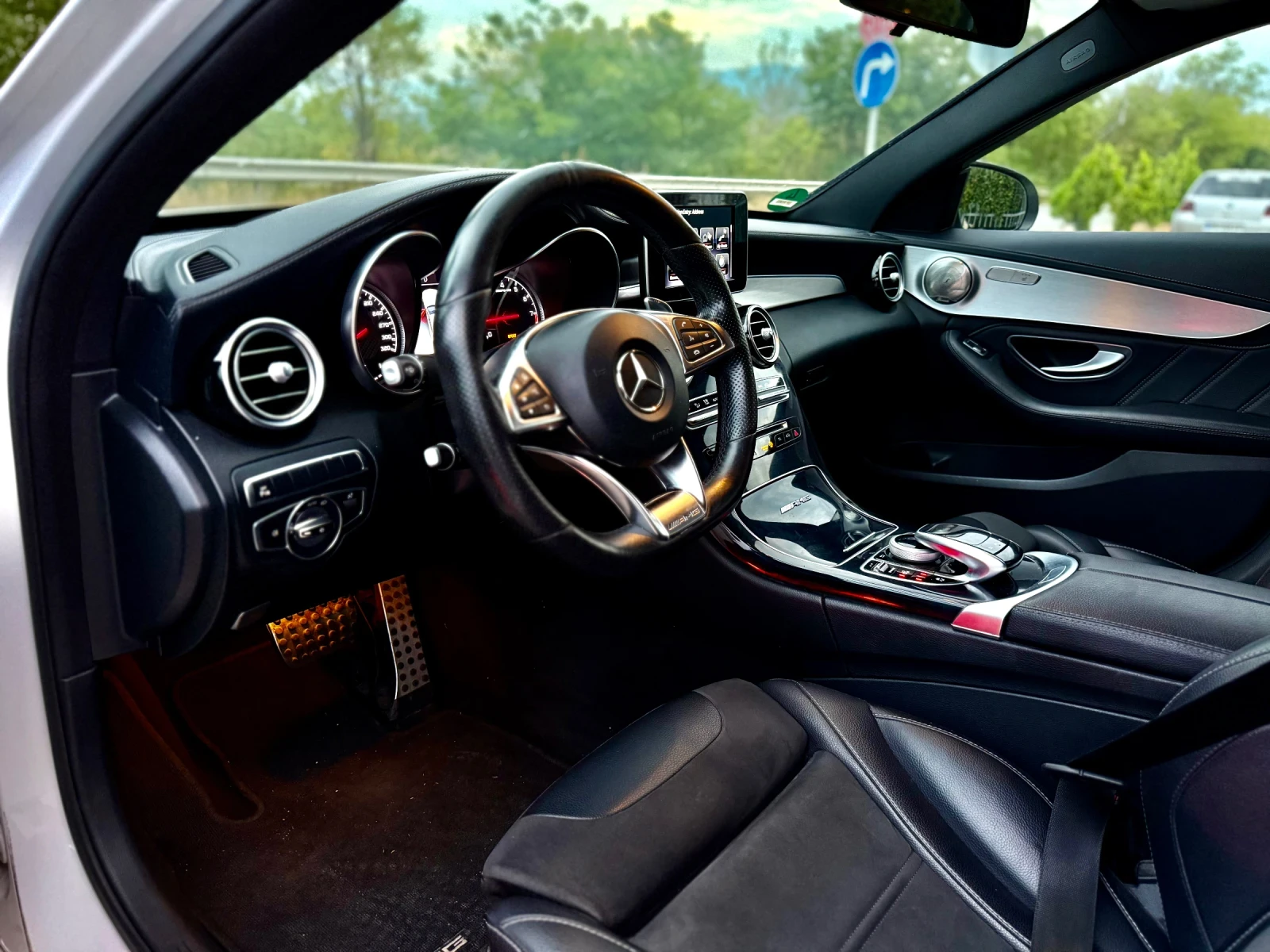 Mercedes-Benz C 63 AMG V8 Bi-Turbo  - изображение 10