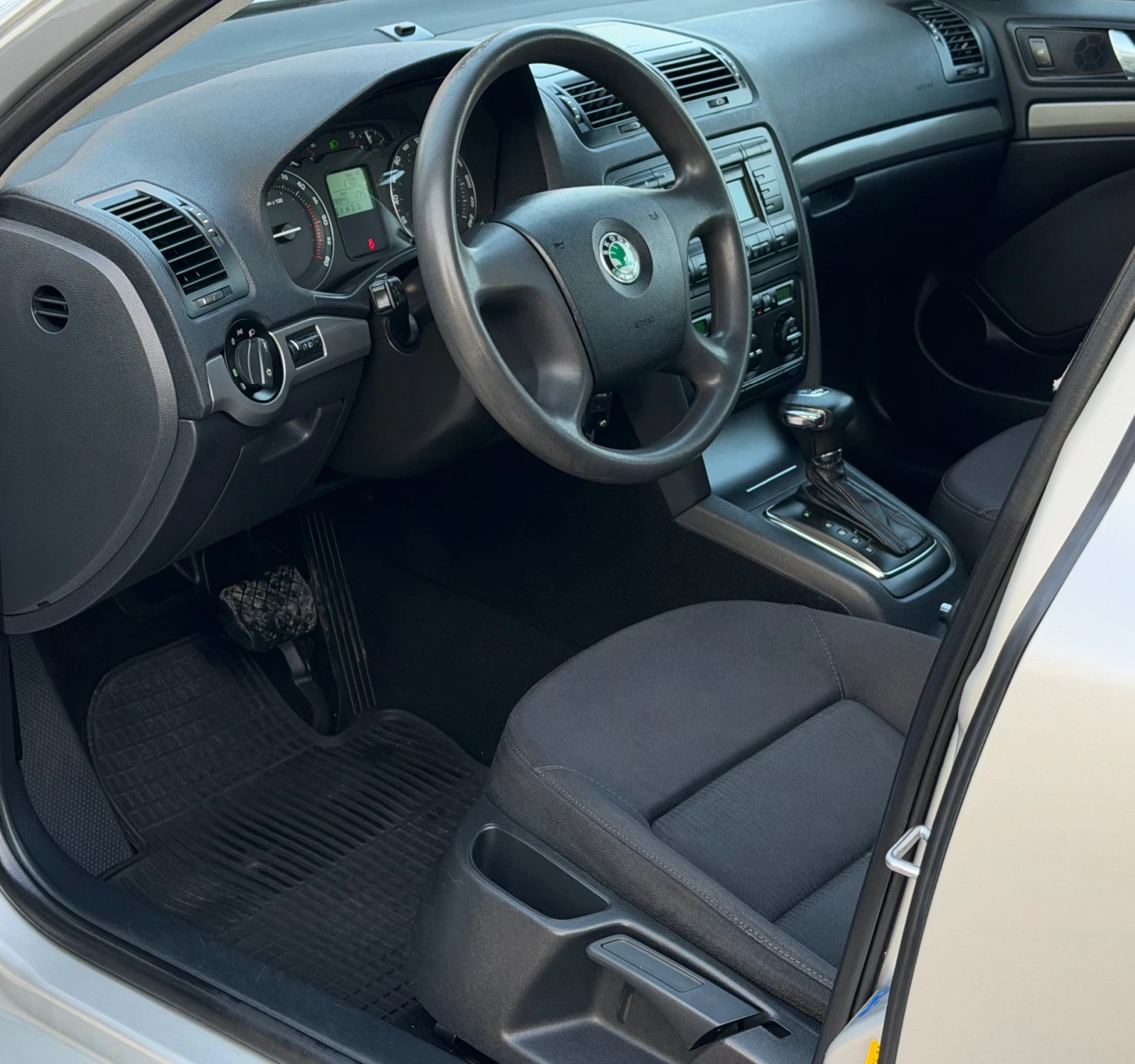 Skoda Octavia 1.9TDi 105к.с * DSG* * Климатроник* , снимка 9 - Автомобили и джипове - 53830932