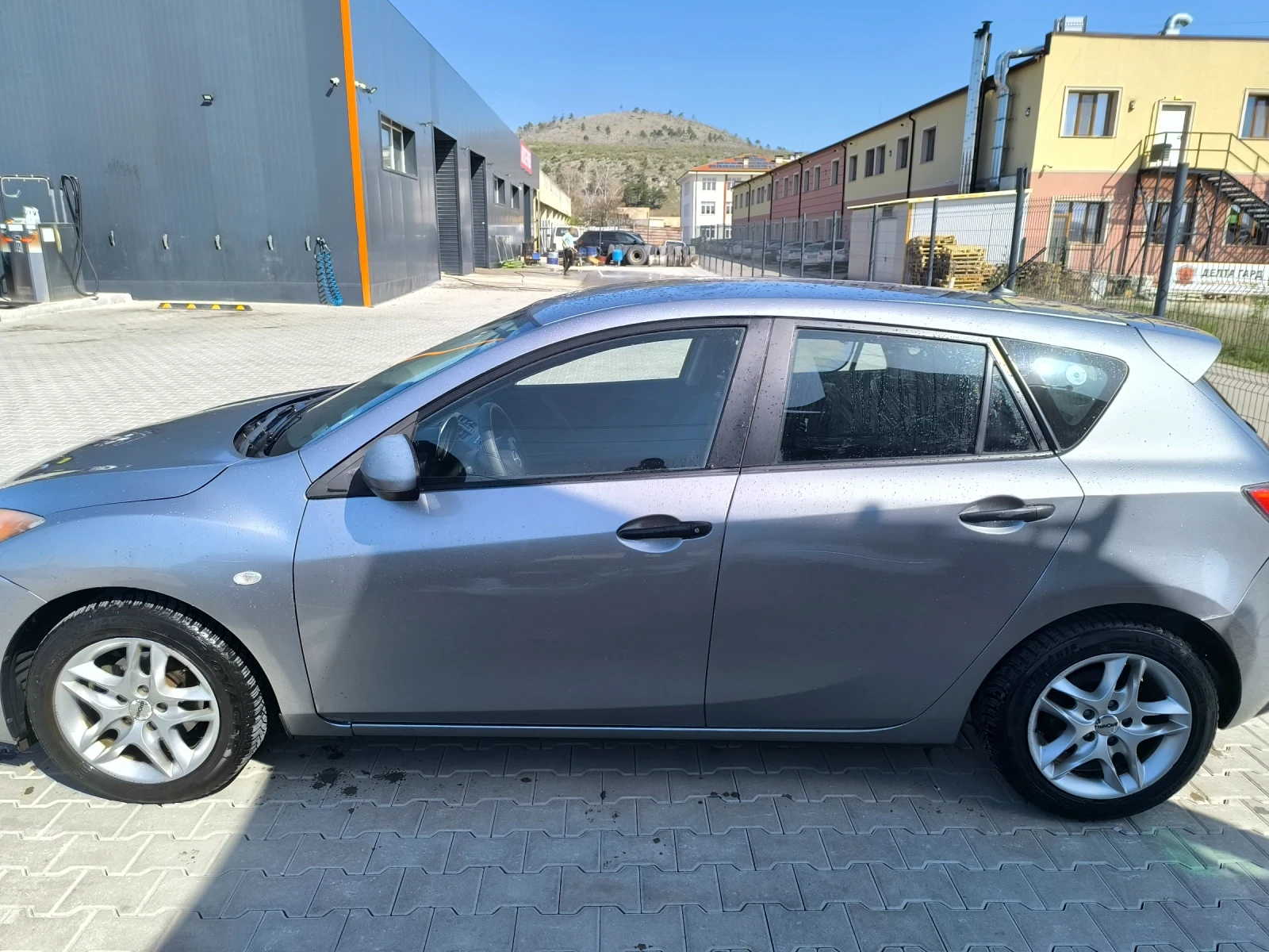 Mazda 3 1.6, снимка 2 - Автомобили и джипове - 54225757