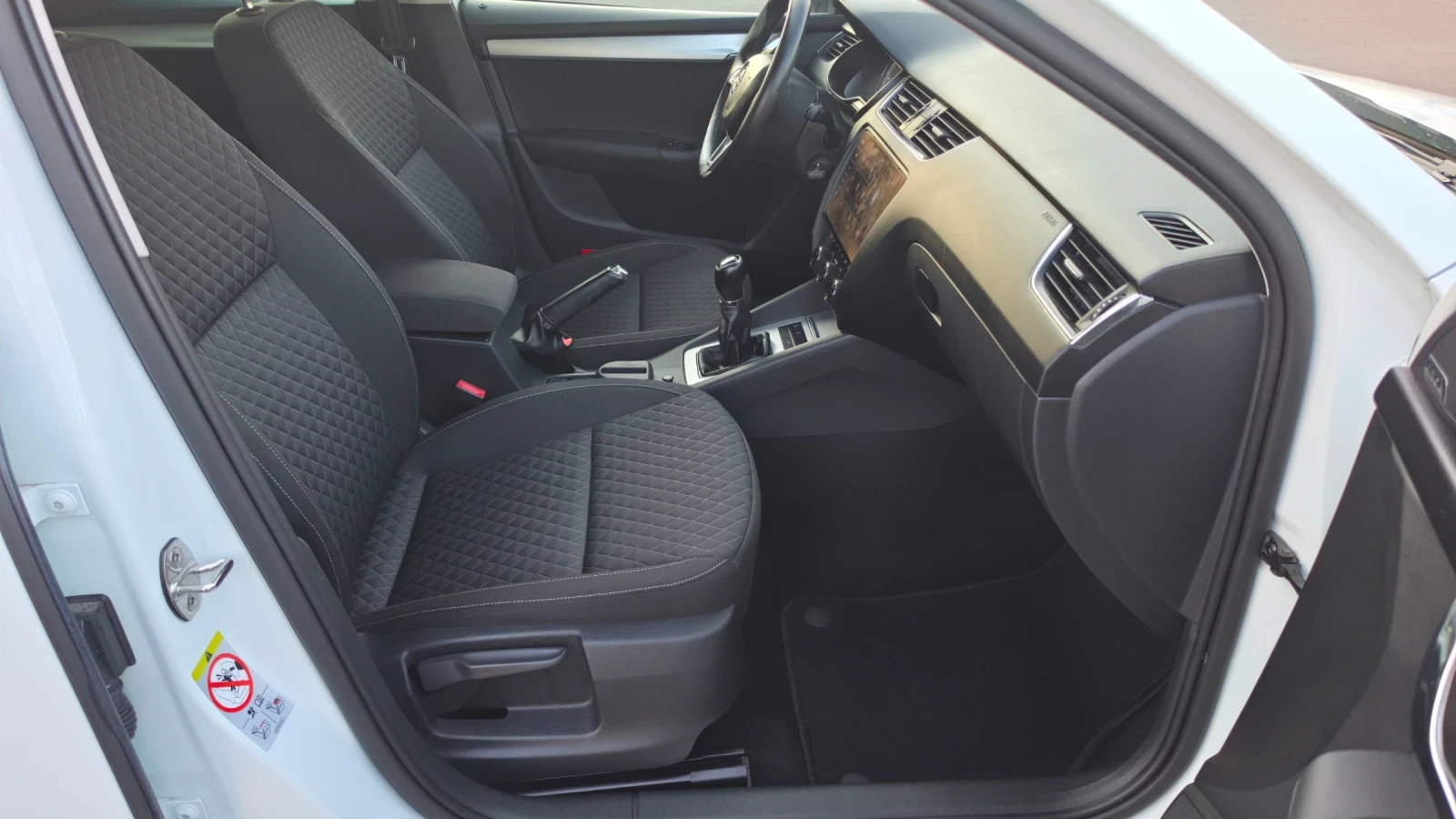 Skoda Octavia 2.0 TDI DRIVE, снимка 10 - Автомобили и джипове - 55774447