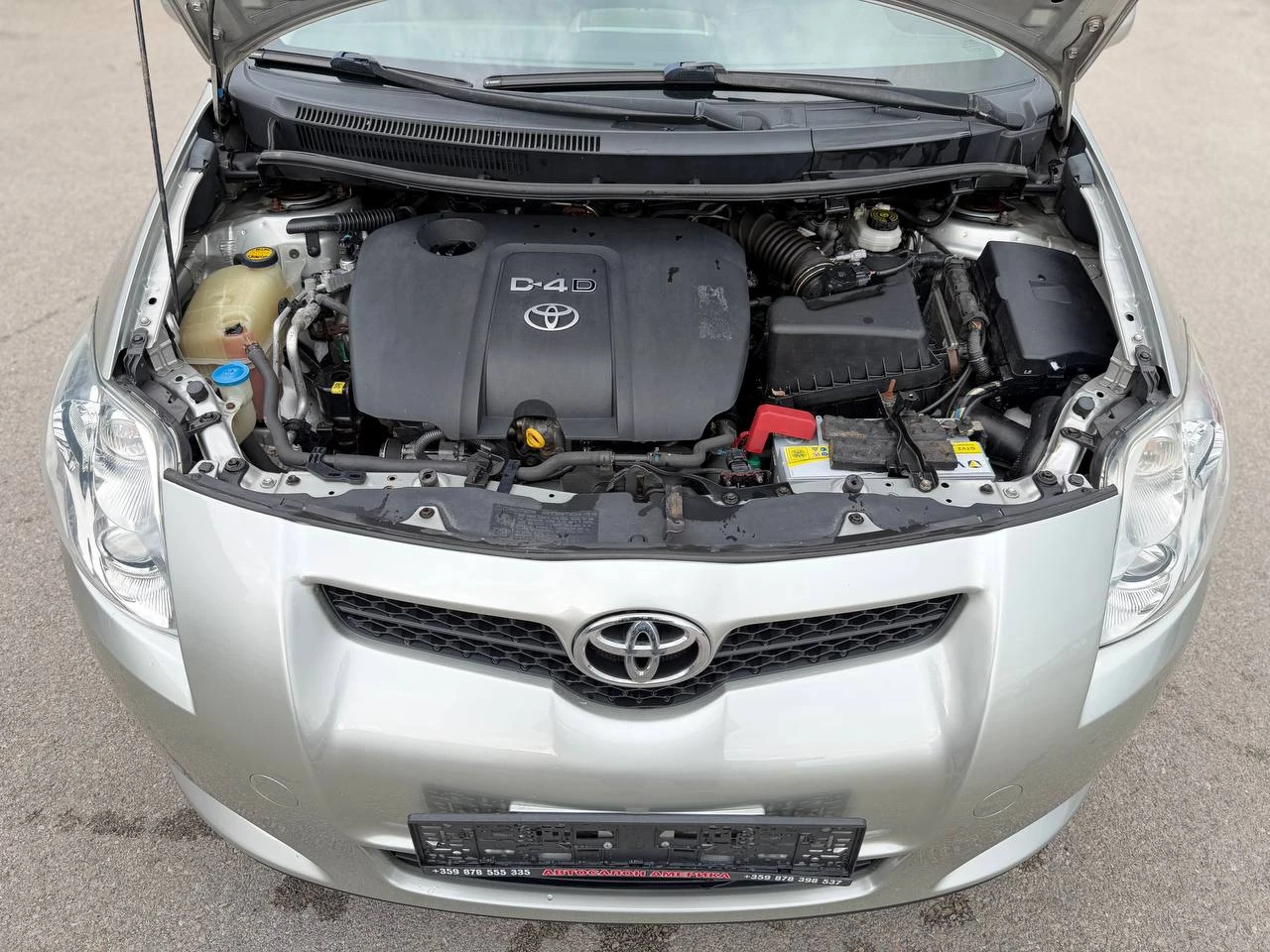 Toyota Auris 1.4 D-4D, снимка 16 - Автомобили и джипове - 54402581