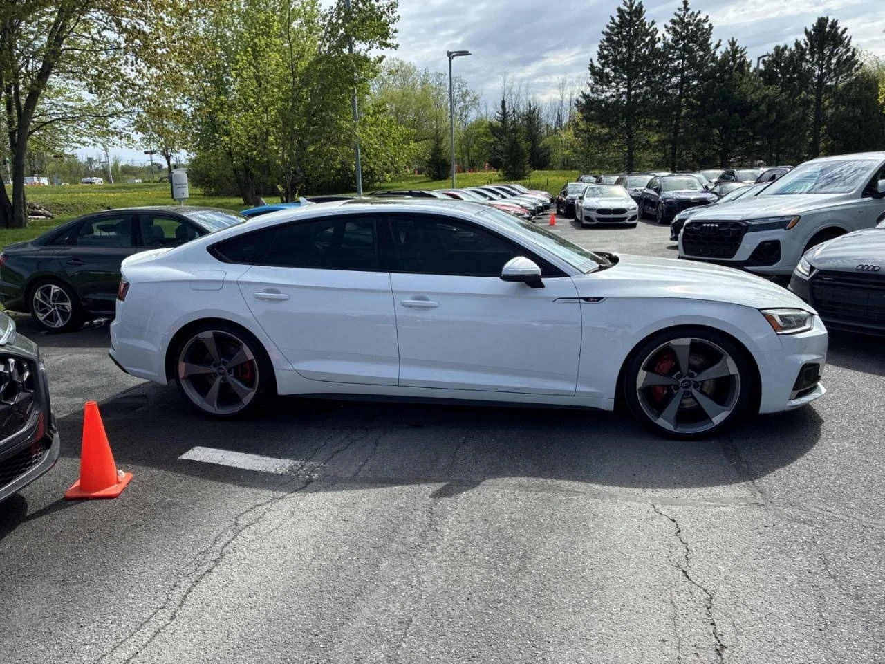 Audi S5 Sportback* Technik* 360view* Pano* Distronic* Подг, снимка 2 - Автомобили и джипове - 54612135
