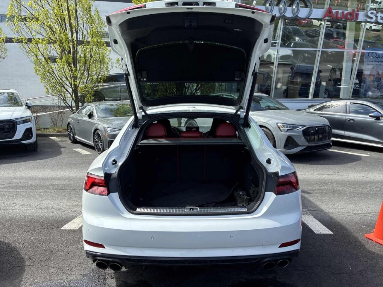 Audi S5 Sportback* Technik* 360view* Pano* Distronic* Подг, снимка 11 - Автомобили и джипове - 54612135