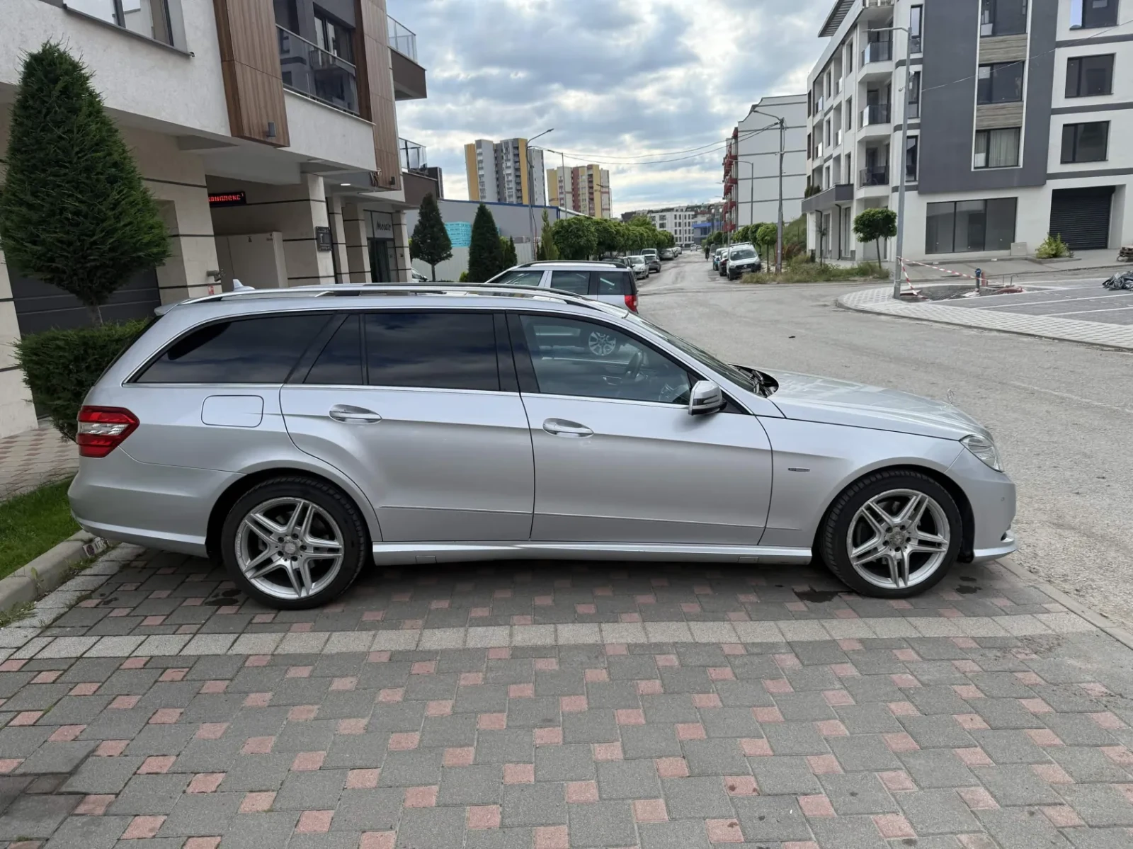 Mercedes-Benz E 350 4MATIC 265 к.с., снимка 4 - Автомобили и джипове - 54886256