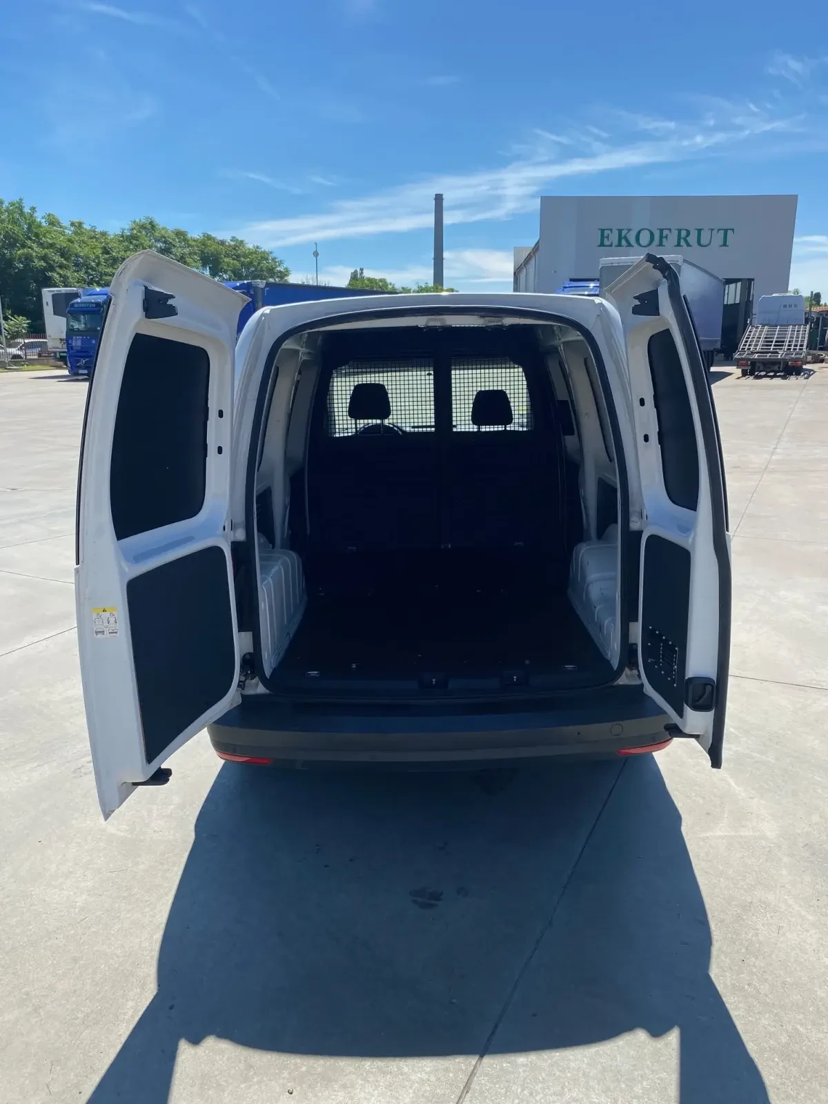 VW Caddy 2.0 tdi - 102 к.с. DSG - ДЪЛГА БАЗА, снимка 9 - Автомобили и джипове - 54929730