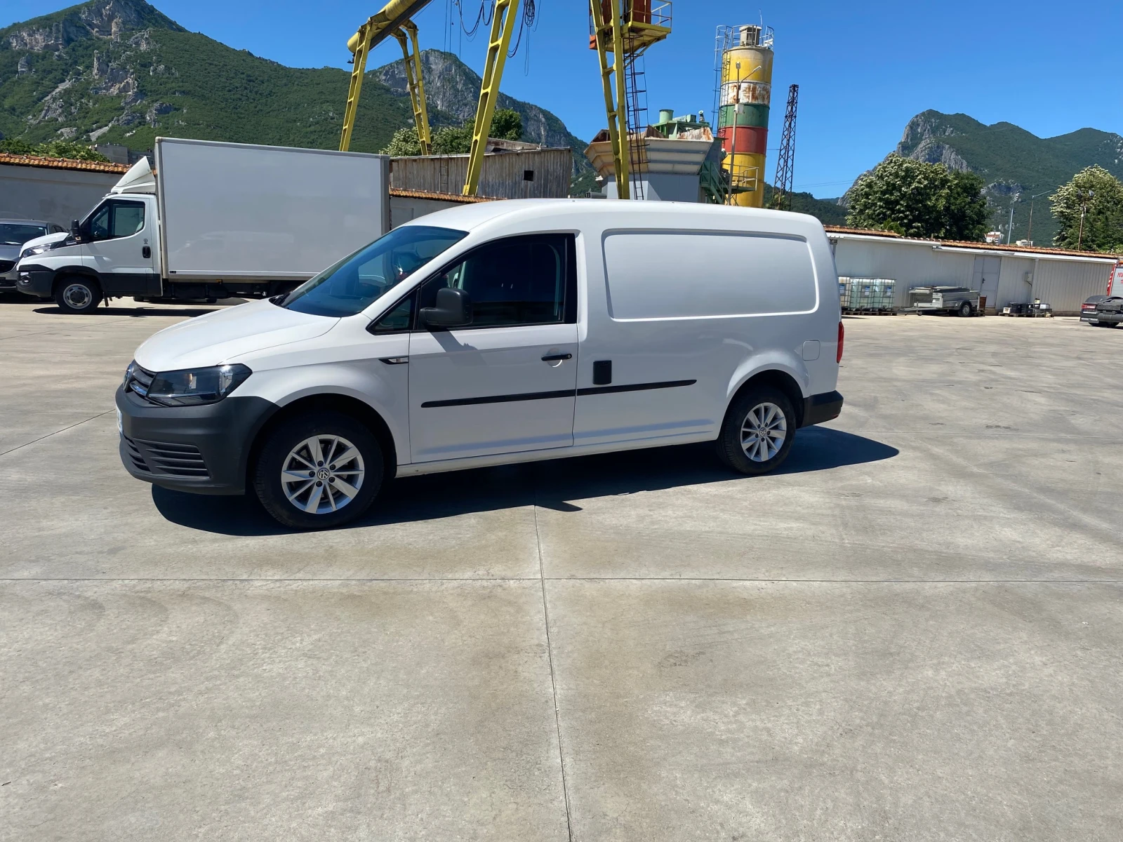 VW Caddy 2.0 tdi - 102 к.с. DSG - ДЪЛГА БАЗА, снимка 3 - Автомобили и джипове - 54929730