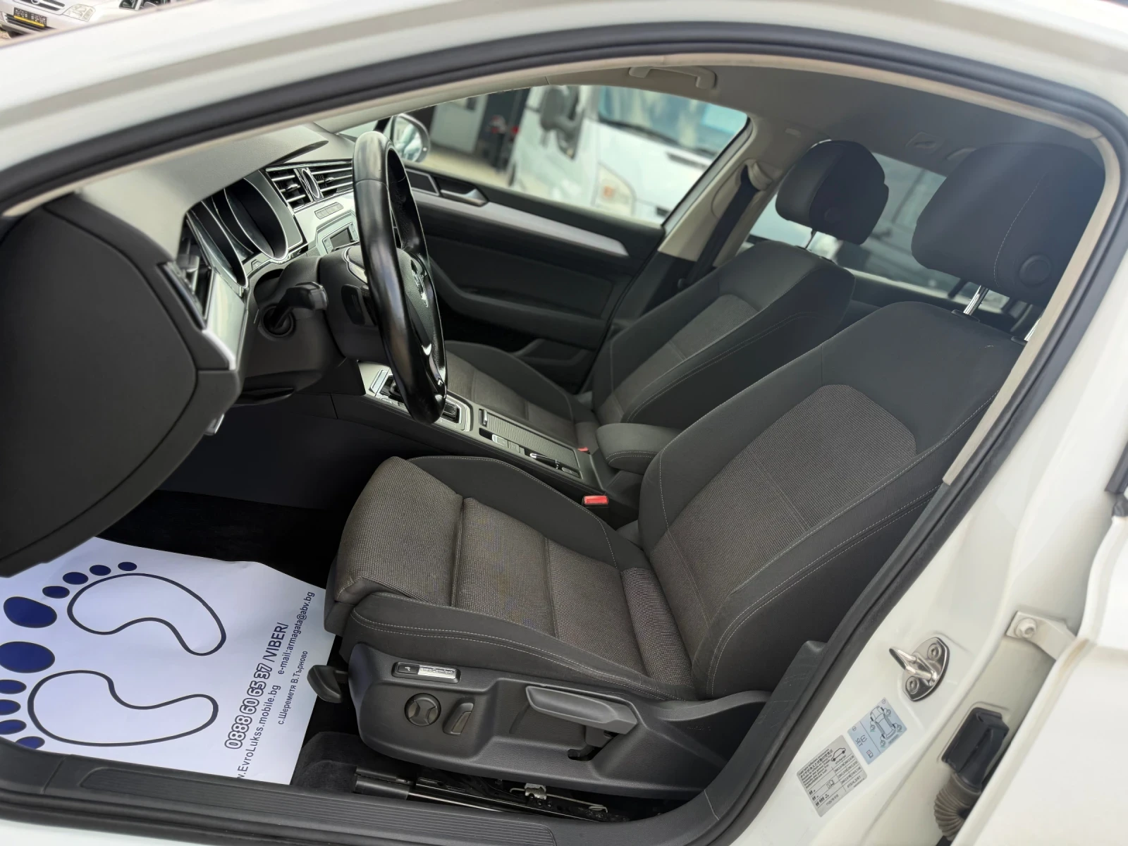 VW Passat 2.0TDI 150кс DSG FULL-LED НАВИ МАСАЖ ПОДГРЕВ, снимка 11 - Автомобили и джипове - 55912017