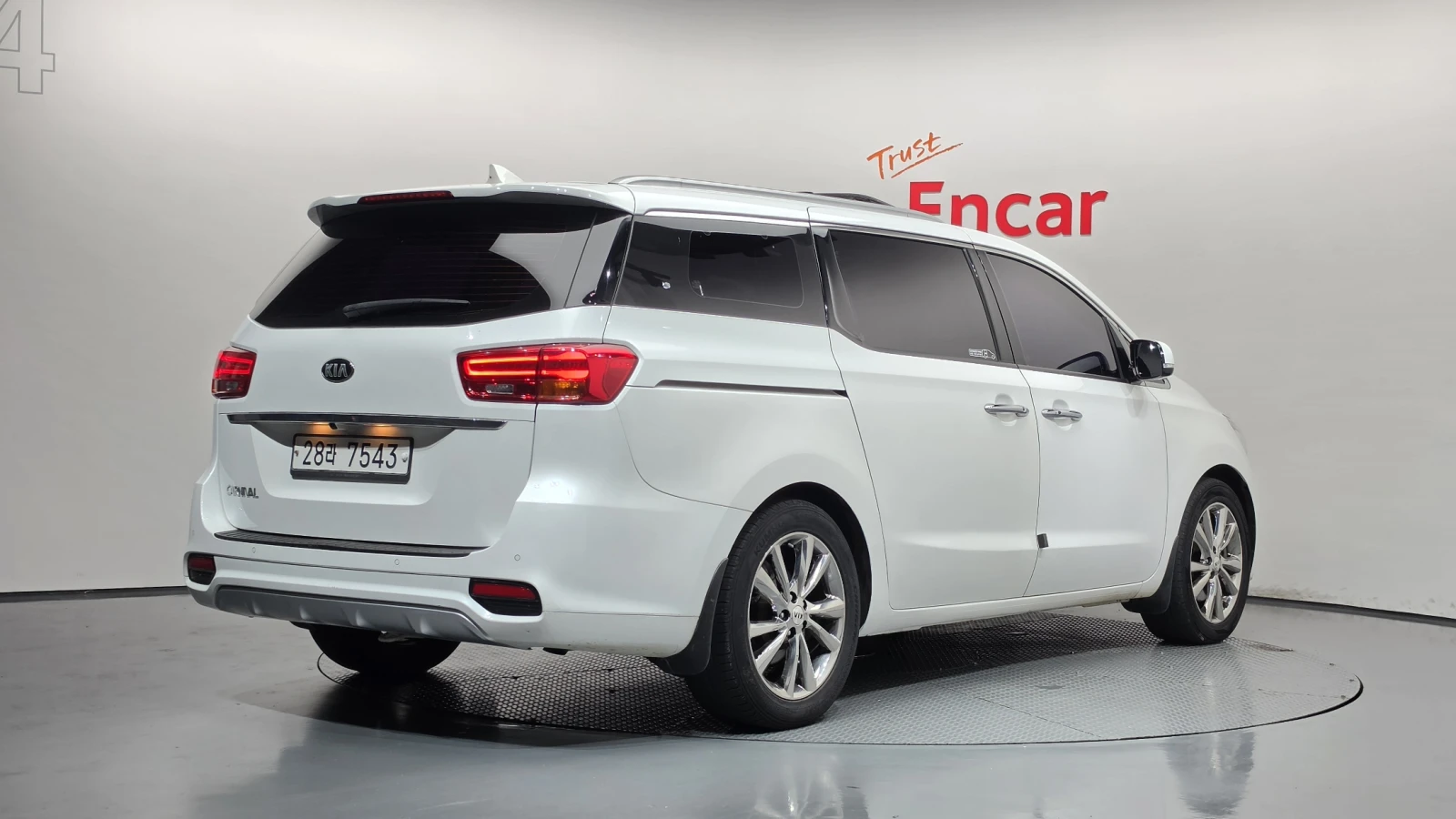 Kia Carnival 360* ��. ��������* ���* ������� �����* ������ ���� | Mobile.bg � ����������� 2