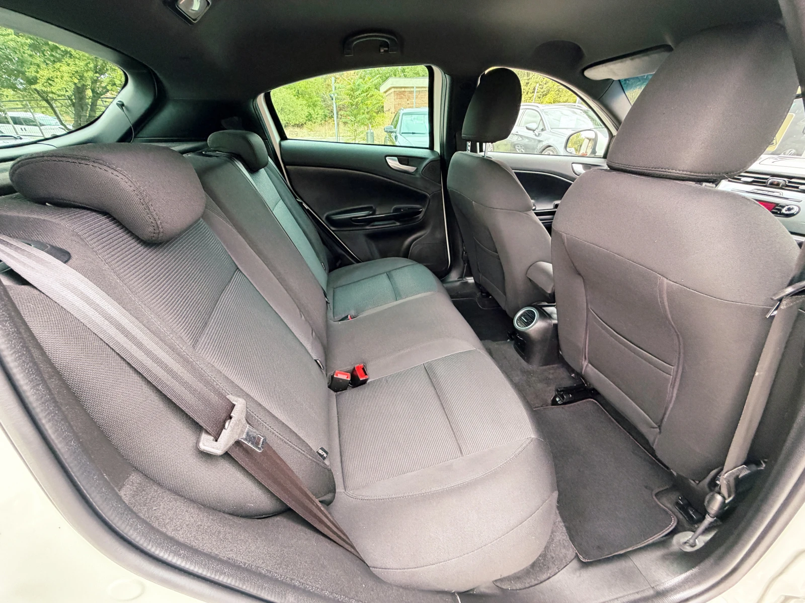 Alfa Romeo Giulietta 2.0JTDm, снимка 12 - Автомобили и джипове - 56233920