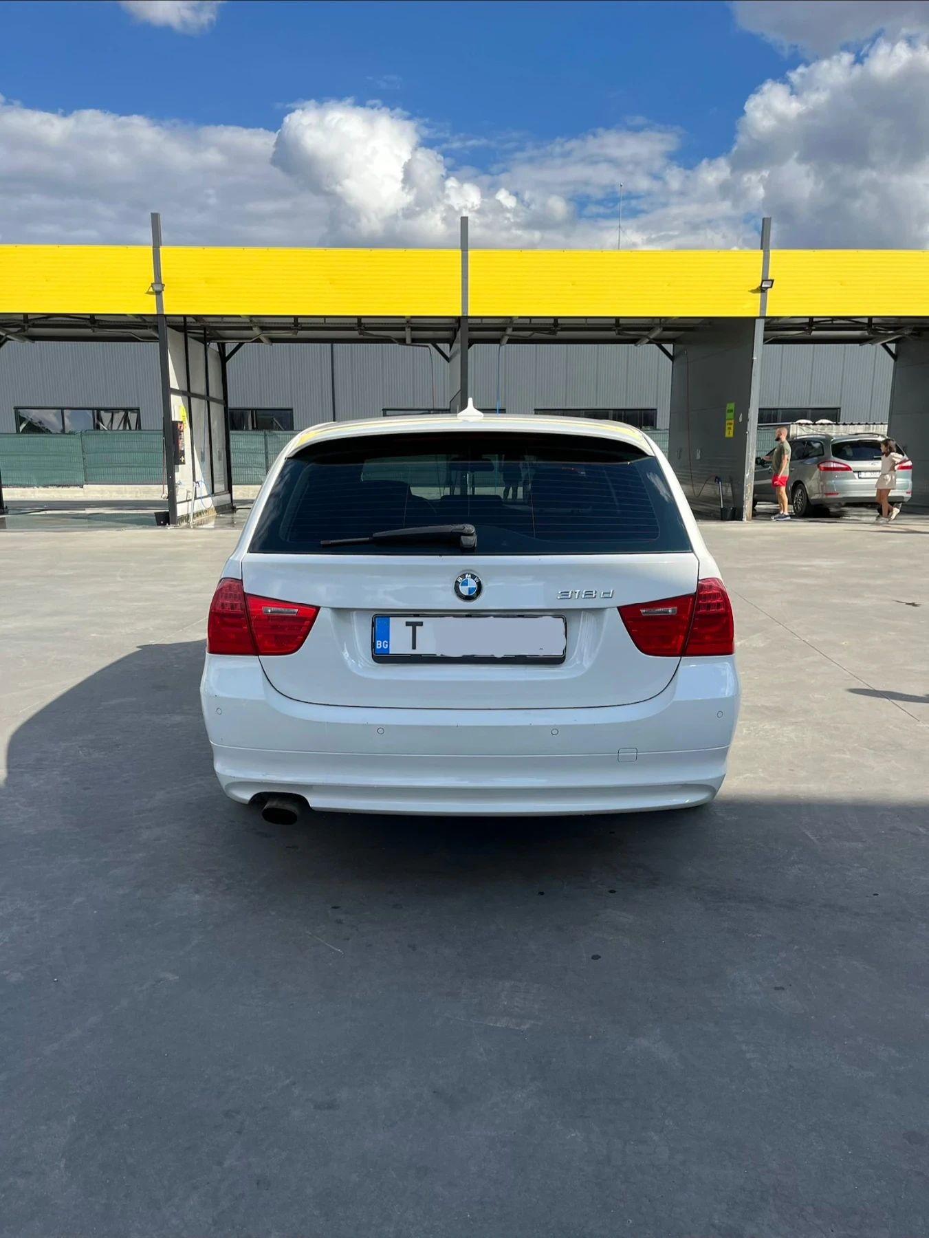 BMW 318, снимка 12 - Автомобили и джипове - 56259739
