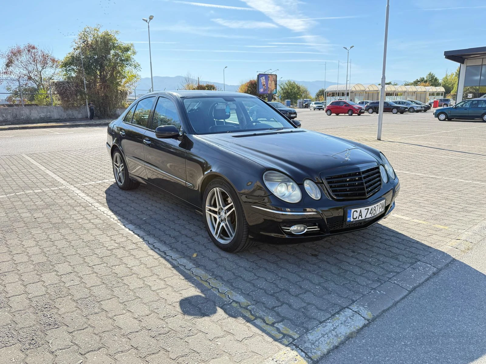 Mercedes-Benz E 320, снимка 3 - Автомобили и джипове - 56508037