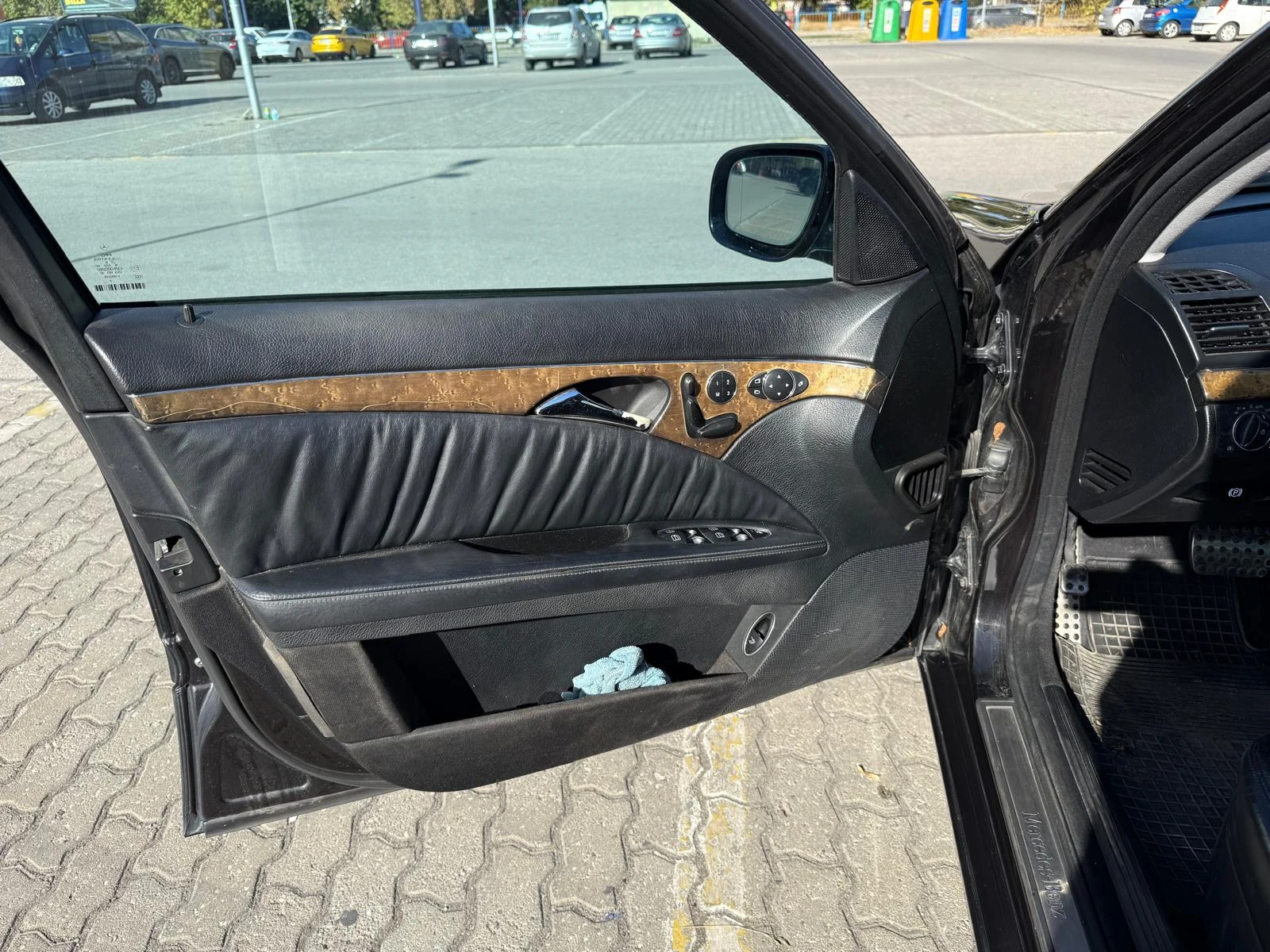 Mercedes-Benz E 320, снимка 11 - Автомобили и джипове - 56508037