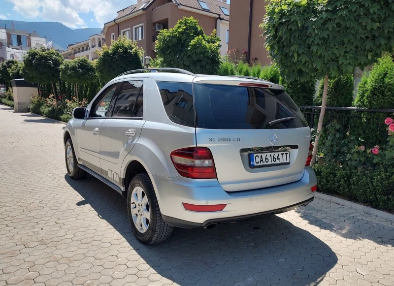 Mercedes-Benz ML 280 facelift. ОБСЛУЖЕН. НА ПРУЖИНИ, снимка 5 - Автомобили и джипове - 47034442