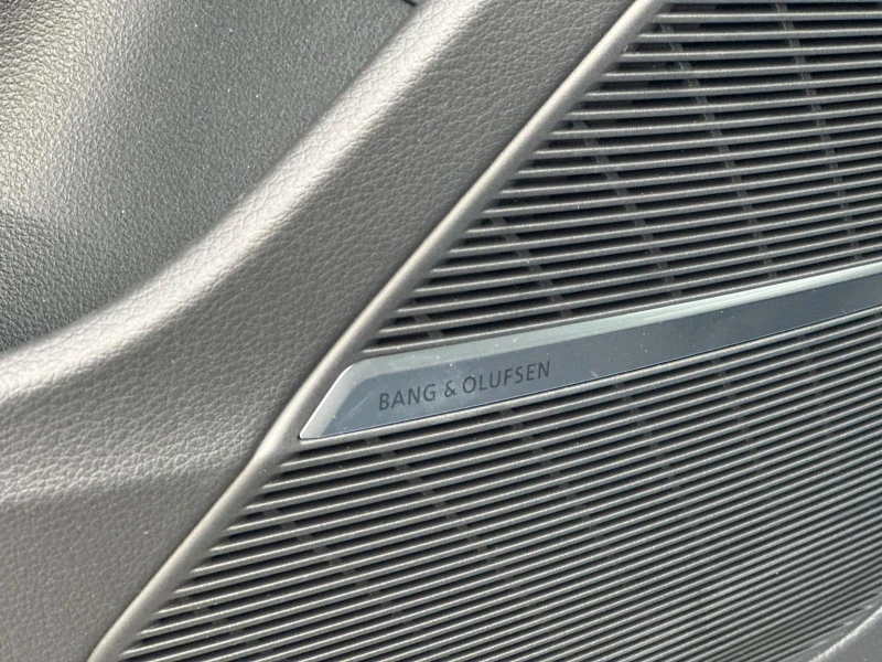 Audi RSQ8 PERFROMANCE/CERAMIC/CARBON/HEAD UP/PANO/B&O/360/, снимка 9 - Автомобили и джипове - 52377542