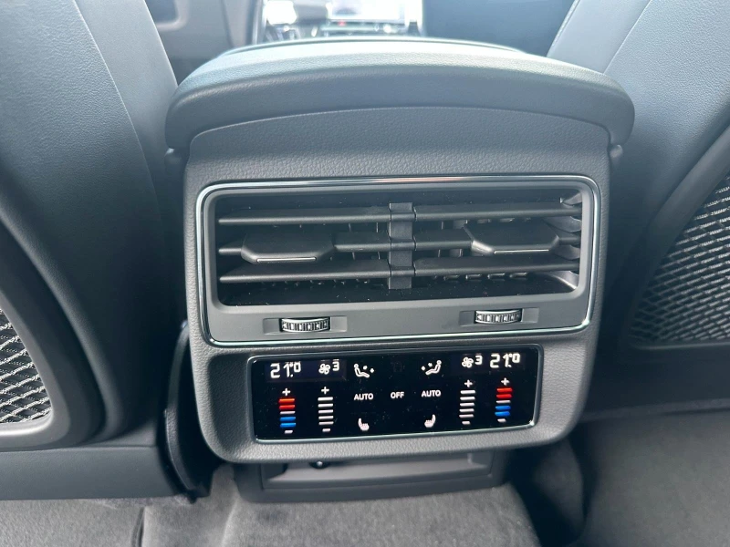 Audi RSQ8 PERFROMANCE/CERAMIC/CARBON/HEAD UP/PANO/B&O/360/, снимка 16 - Автомобили и джипове - 52377542