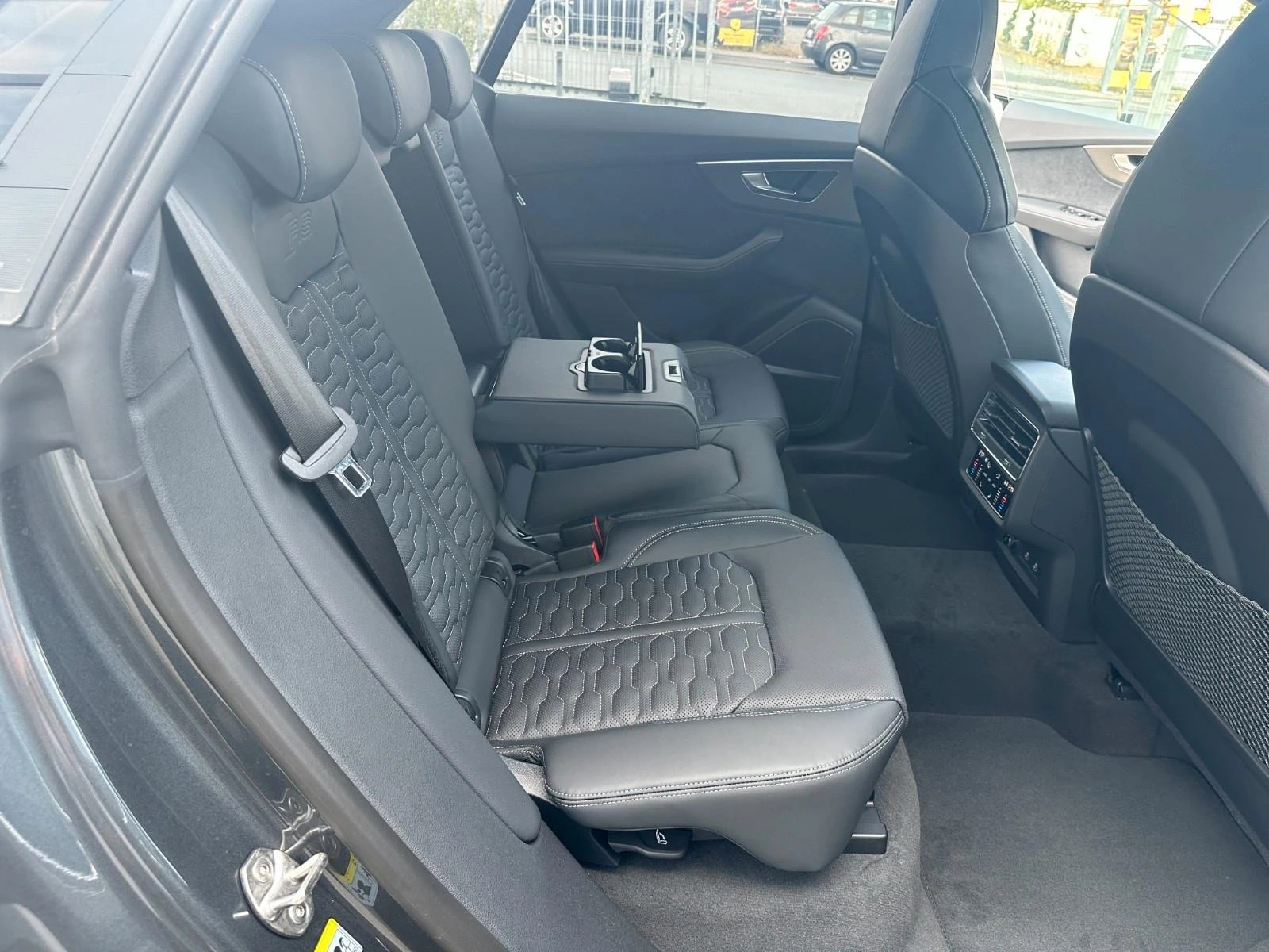 Audi RSQ8 PERFROMANCE/CERAMIC/CARBON/HEAD UP/PANO/B&O/360/ | Mobile.bg   15