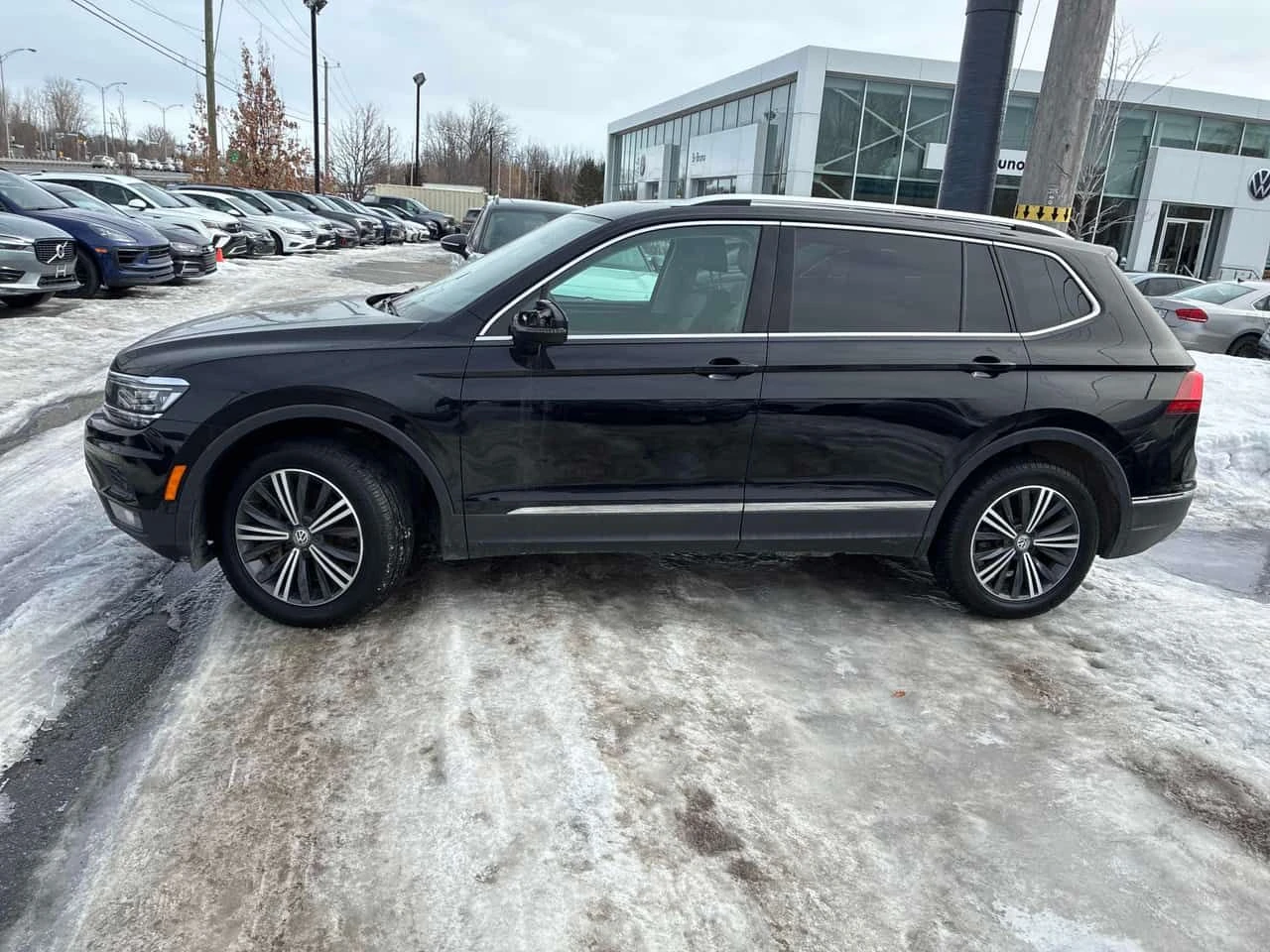 VW Tiguan Highline /CARFAX/ НАВИ/ПОДГРЕВ/КОЖА/4Х4/КЛИП - изображение 2