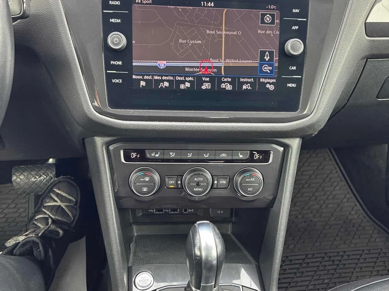 VW Tiguan Highline /CARFAX/ НАВИ/ПОДГРЕВ/КОЖА/4Х4/КЛИП - изображение 9