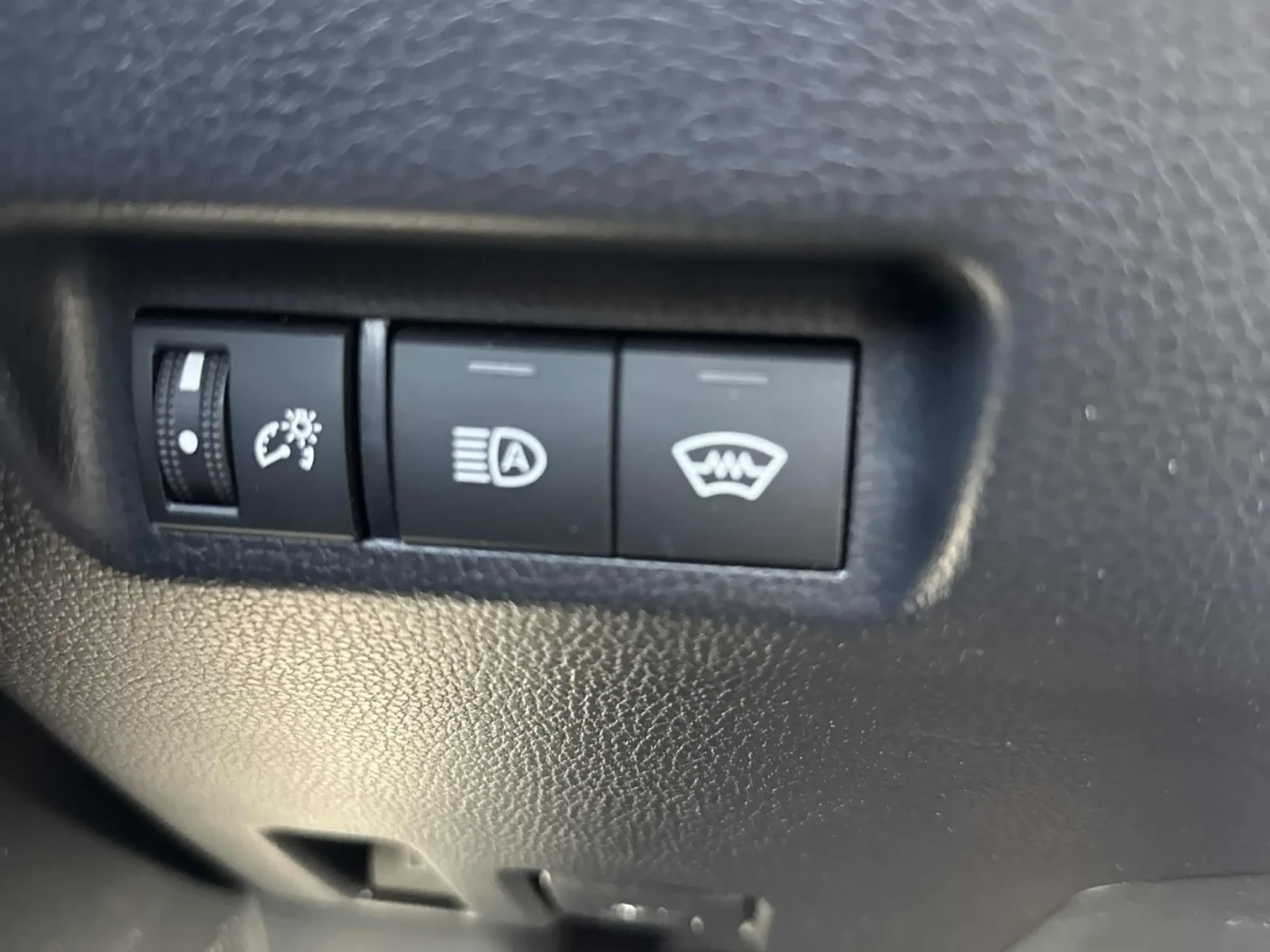 Toyota Rav4 Hybrid LE AWD * * CARFAX * * АВТО КРЕДИТ * * , снимка 11 - Автомобили и джипове - 54004615