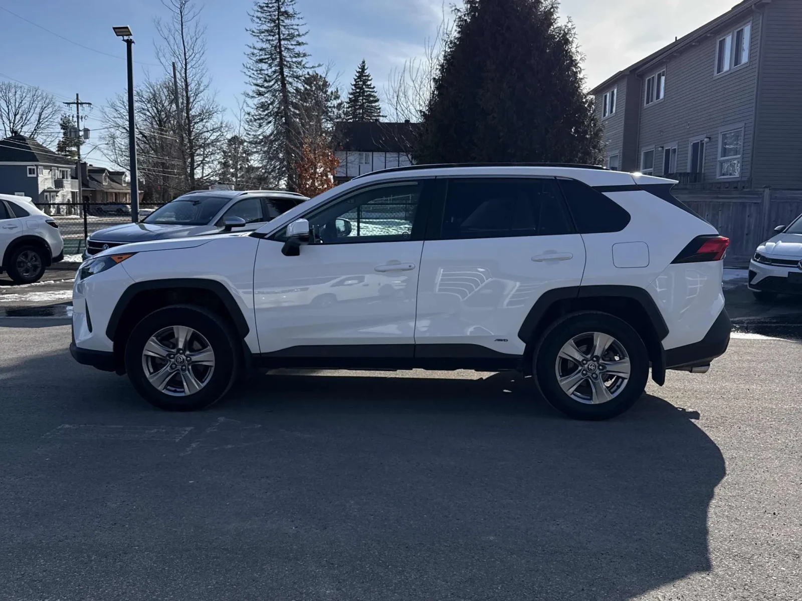 Toyota Rav4 Hybrid LE AWD * * CARFAX * * АВТО КРЕДИТ * * , снимка 3 - Автомобили и джипове - 54004615