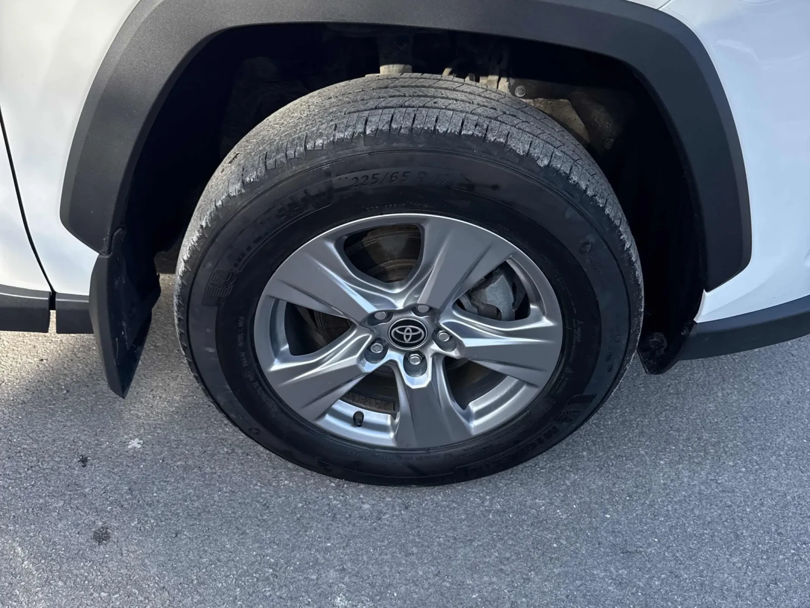 Toyota Rav4 Hybrid LE AWD * * CARFAX * * АВТО КРЕДИТ * * , снимка 6 - Автомобили и джипове - 54004615