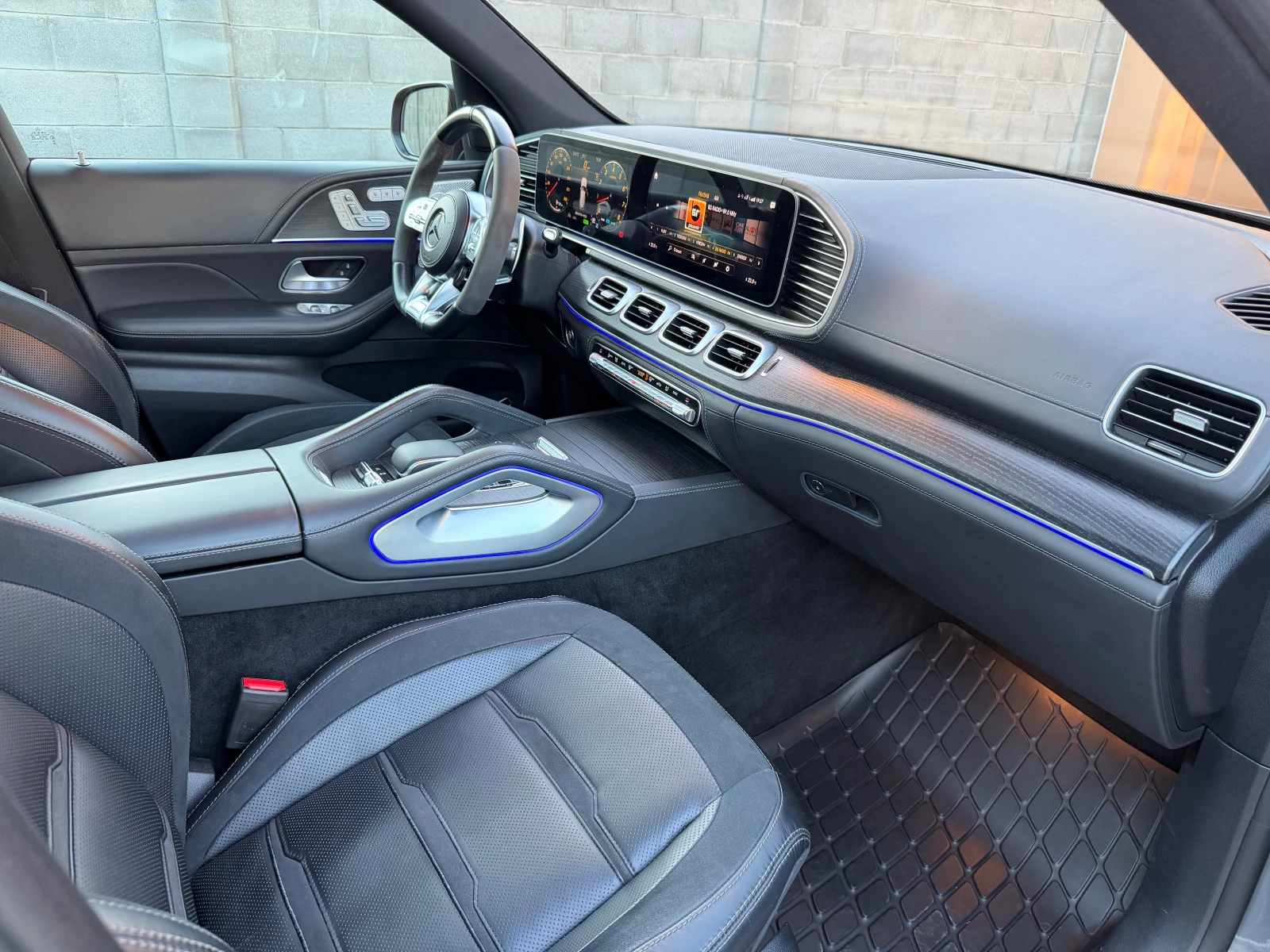 Mercedes-Benz GLE 63 S AMG AMG, снимка 15 - Автомобили и джипове - 54056074