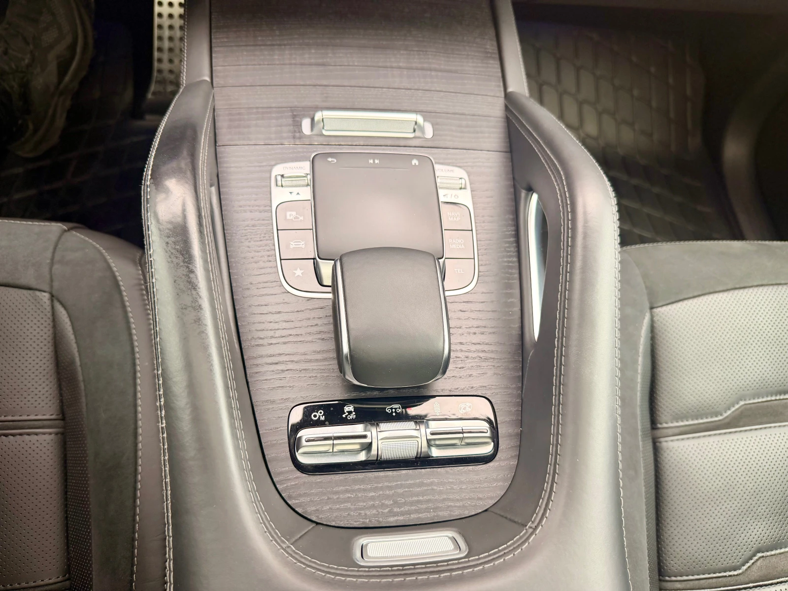 Mercedes-Benz GLE 63 S AMG AMG, снимка 16 - Автомобили и джипове - 54056074