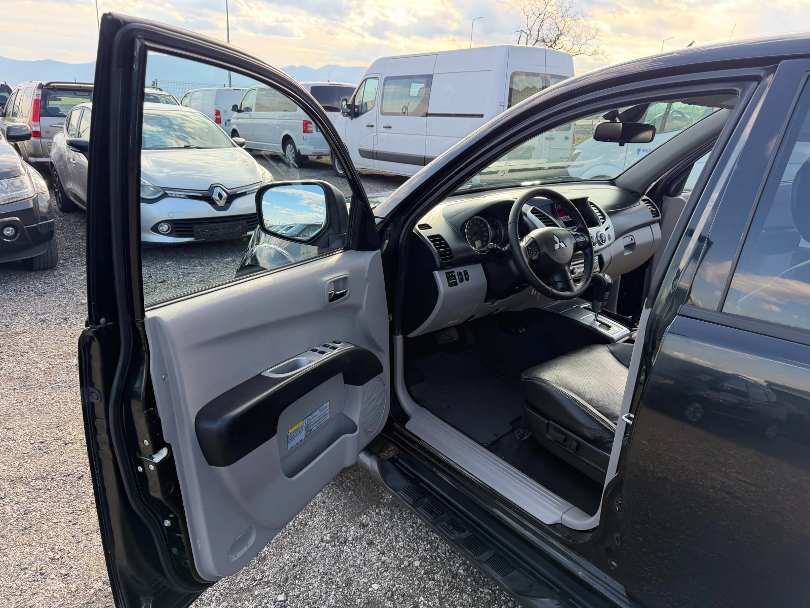 Mitsubishi L200 2.5 , снимка 8 - Автомобили и джипове - 54160367