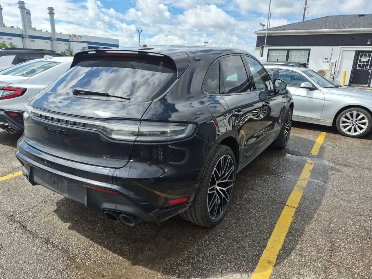 Porsche Macan GTS | CARFAX | БЕЗ ПЪРВОНАЧАЛНА ВНОСКА, снимка 3 - Автомобили и джипове - 54963559