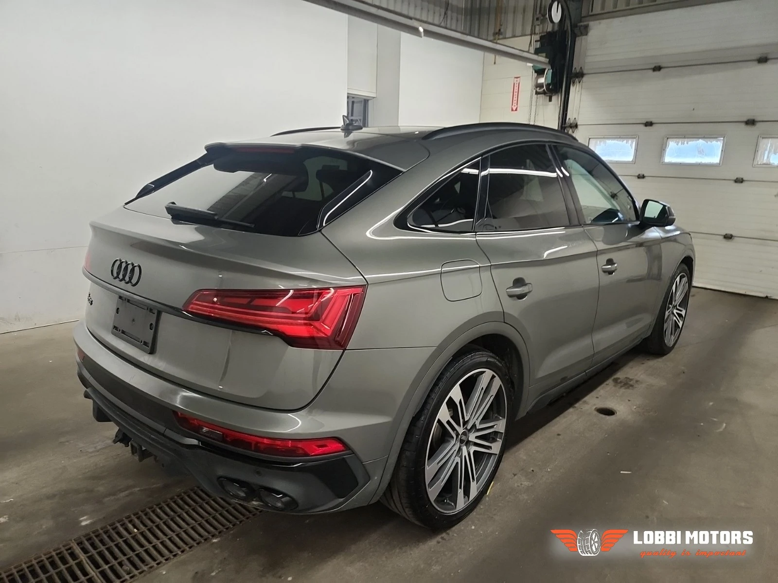 Audi SQ5, снимка 3 - Автомобили и джипове - 56128901