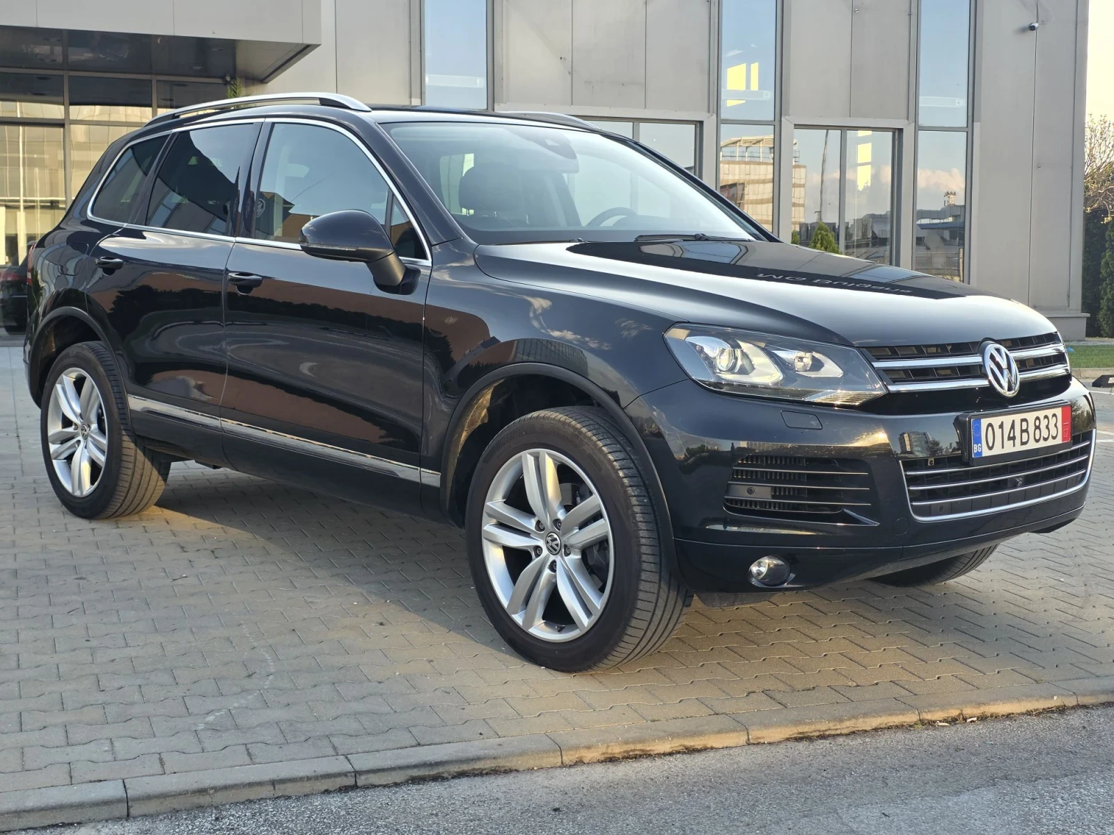 VW Touareg 3.0TDI/ 4x4/ full service , снимка 6 - Автомобили и джипове - 56348690