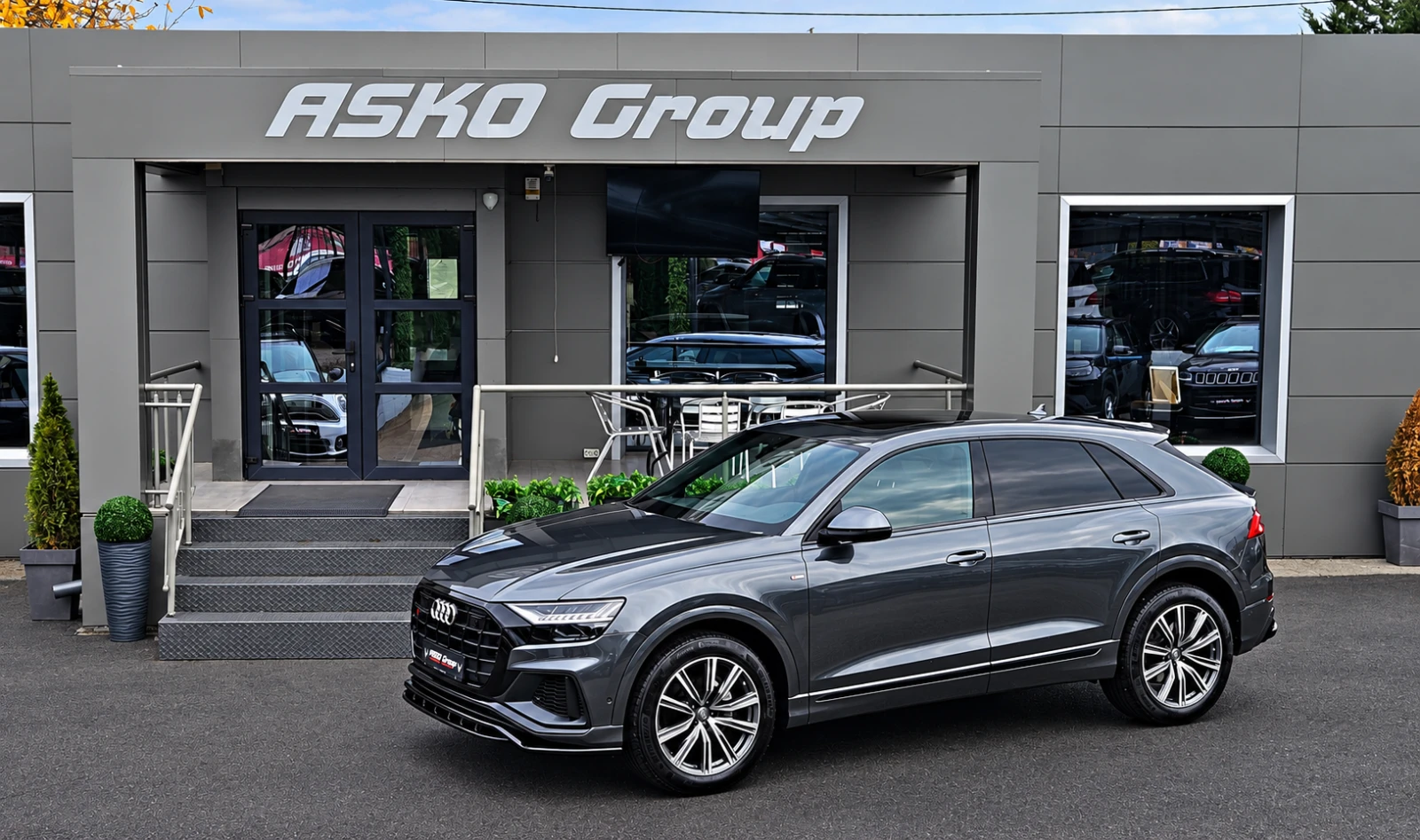 Audi Q8 SQ8/S-LINE/DISTR/PANO/САМОПАРК/AIR/ПОДГР/КАМЕРА, снимка 17 - Автомобили и джипове - 56494886