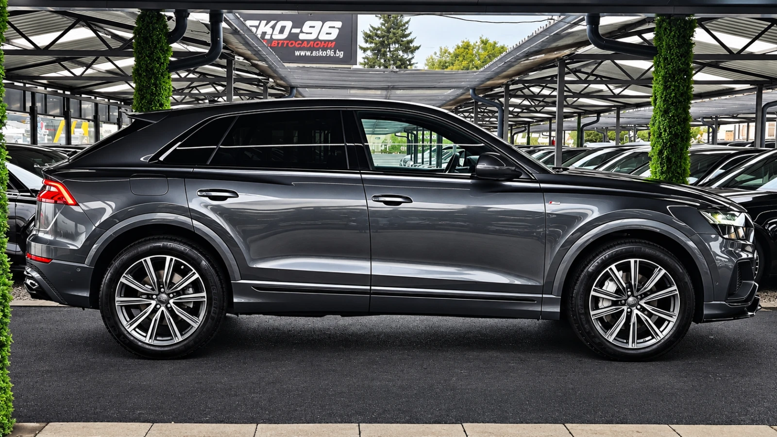 Audi Q8 SQ8/S-LINE/DISTR/PANO/САМОПАРК/AIR/ПОДГР/КАМЕРА, снимка 4 - Автомобили и джипове - 56494886