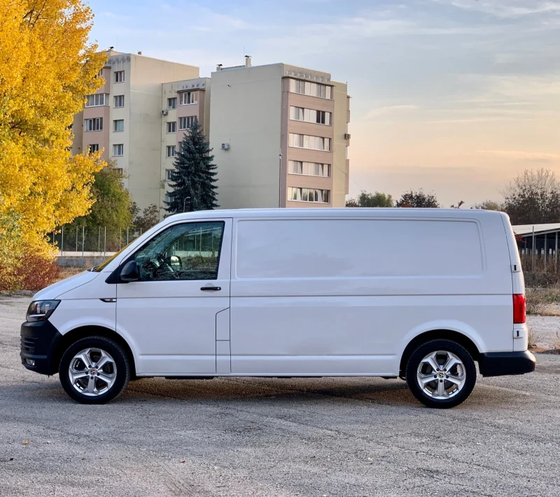 VW T6 2019г* EU6* ДЪЛГА БАЗА* ДВОЕН КЛИМАТИК* 17&#34; ДЖ, снимка 3 - Бусове и автобуси - 48725538