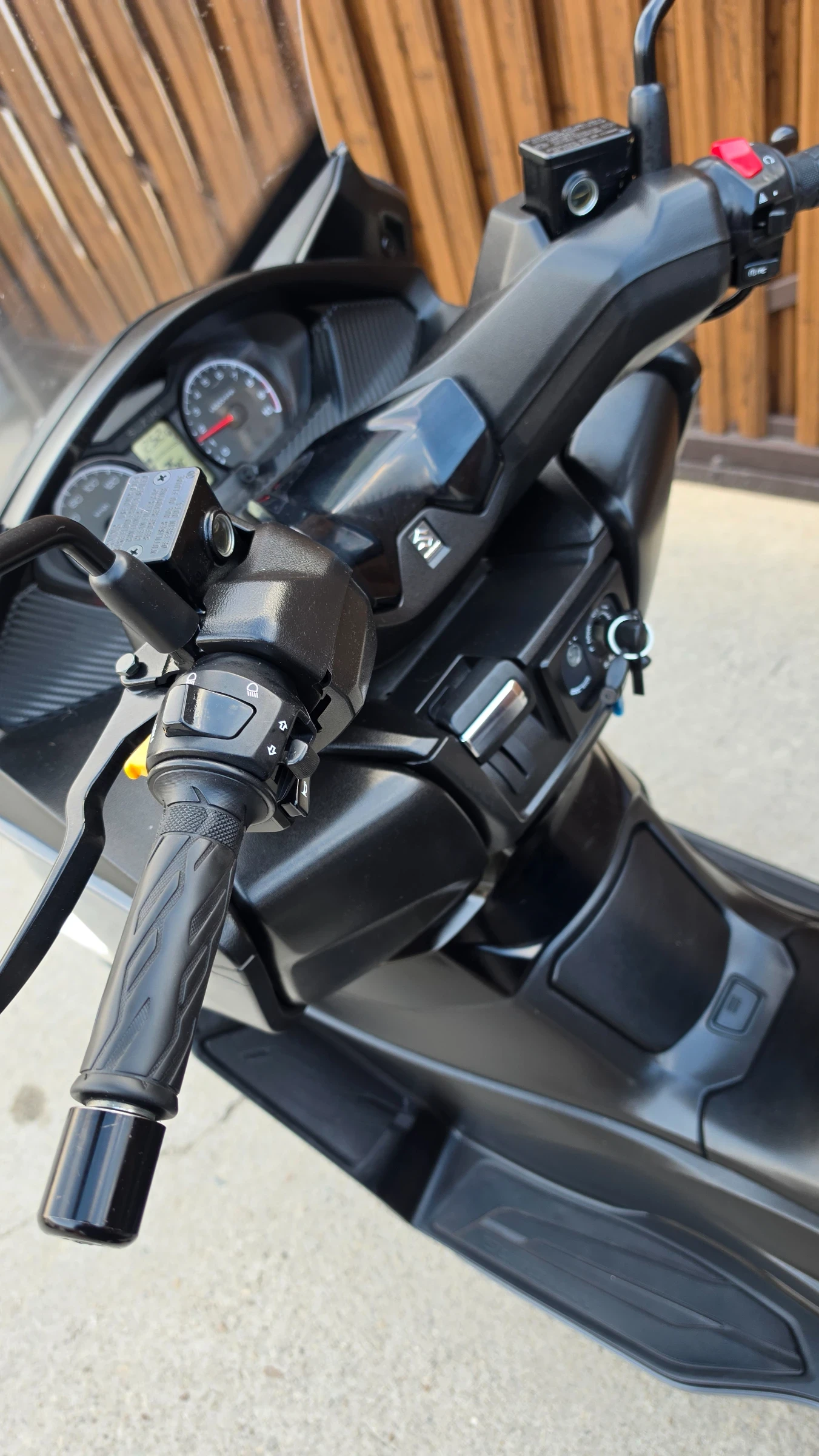 Suzuki Burgman 400i abs tcs TOP, снимка 6 - Мотоциклети и мототехника - 55930975