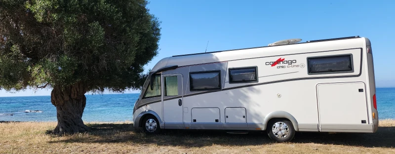 Кемпер Carthago Chic c-line II, снимка 3 - Каравани и кемпери - 52175704