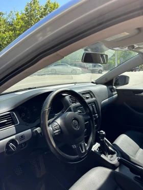 VW Jetta 2.0 TDI (140 hp) | Mobile.bg    6