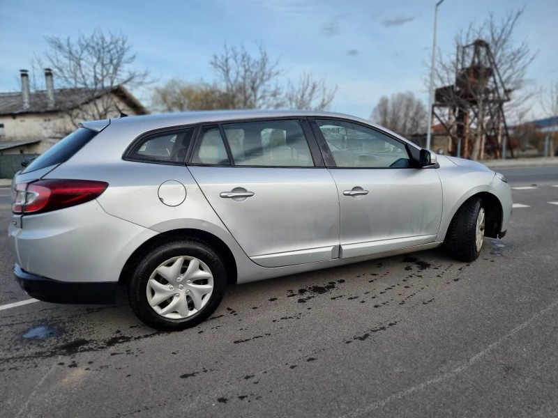 Renault Megane, снимка 2 - Автомобили и джипове - 46885575