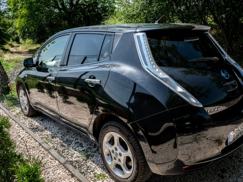 Nissan Leaf , снимка 5 - Автомобили и джипове - 46130116