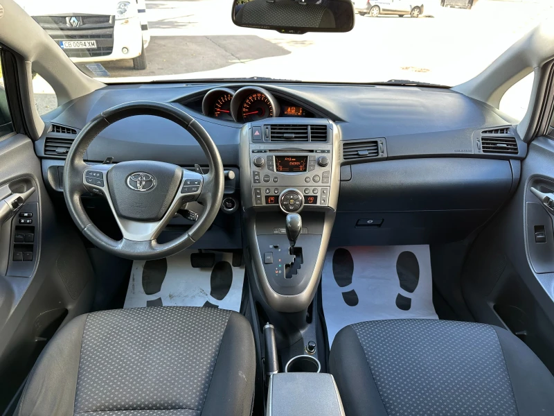 Toyota Verso Автомат/Бензин, снимка 11 - Автомобили и джипове - 47661734