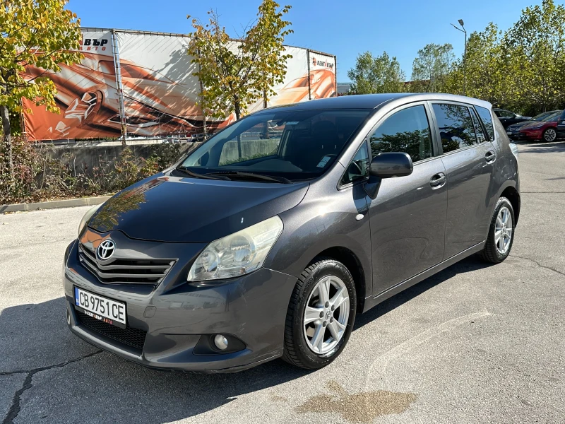 Toyota Verso Автомат/Бензин, снимка 1 - Автомобили и джипове - 47661734