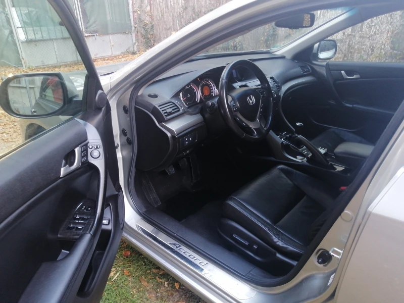 Honda Accord EXECUTIVE.2.0 i-VTEC 156k.c.DVD.кожа.Панорамен люк, снимка 6 - Автомобили и джипове - 48075415