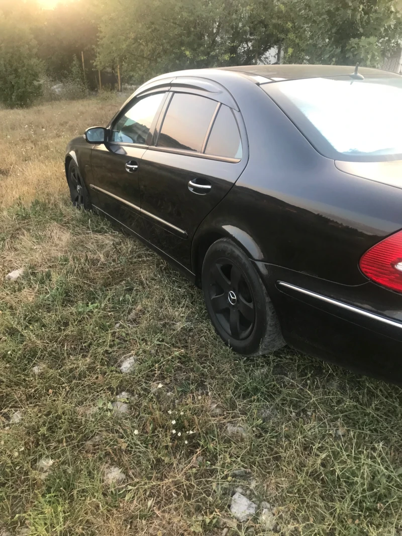 Mercedes-Benz E 270, снимка 2 - Автомобили и джипове - 48091140