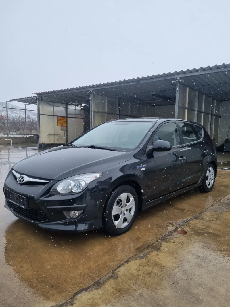 Hyundai I30 1.4i 109к.с Blue Drive Фейс, снимка 2 - Автомобили и джипове - 48689644