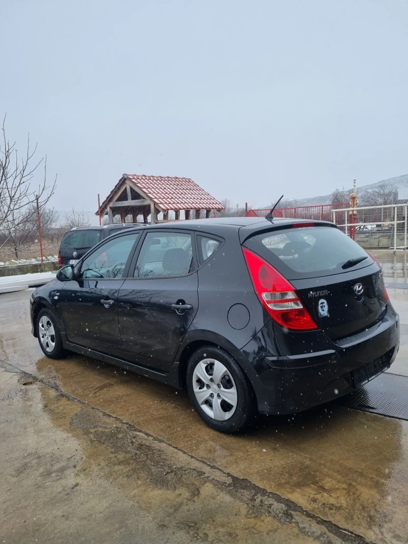 Hyundai I30 1.4i 109к.с Blue Drive Фейс, снимка 7 - Автомобили и джипове - 48689644