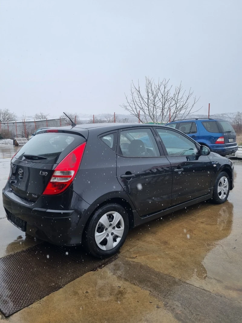 Hyundai I30 1.4i 109к.с Blue Drive Фейс, снимка 6 - Автомобили и джипове - 48689644