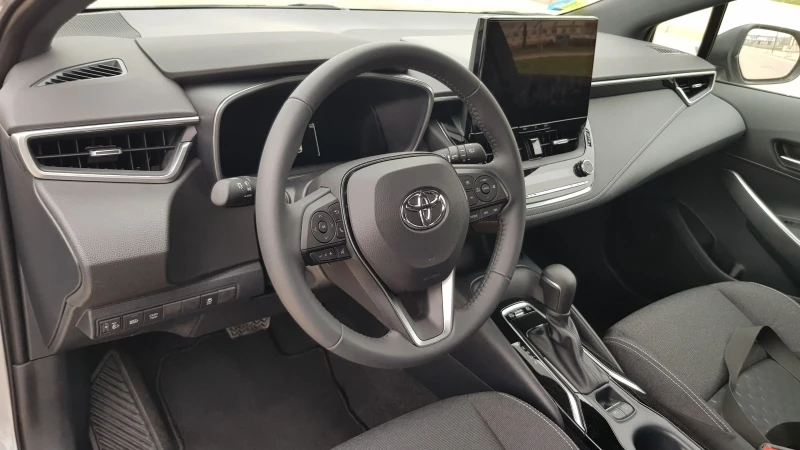 Toyota Corolla 1.8 MHEV, снимка 8 - Автомобили и джипове - 49184879