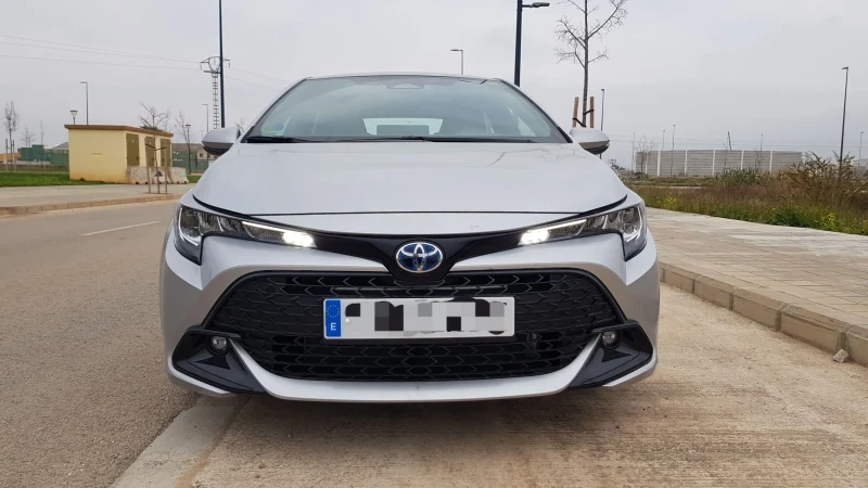 Toyota Corolla 1.8 MHEV, снимка 1 - Автомобили и джипове - 49184879