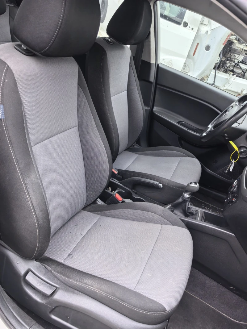 Hyundai I20 face 1.25i, снимка 9 - Автомобили и джипове - 49895121