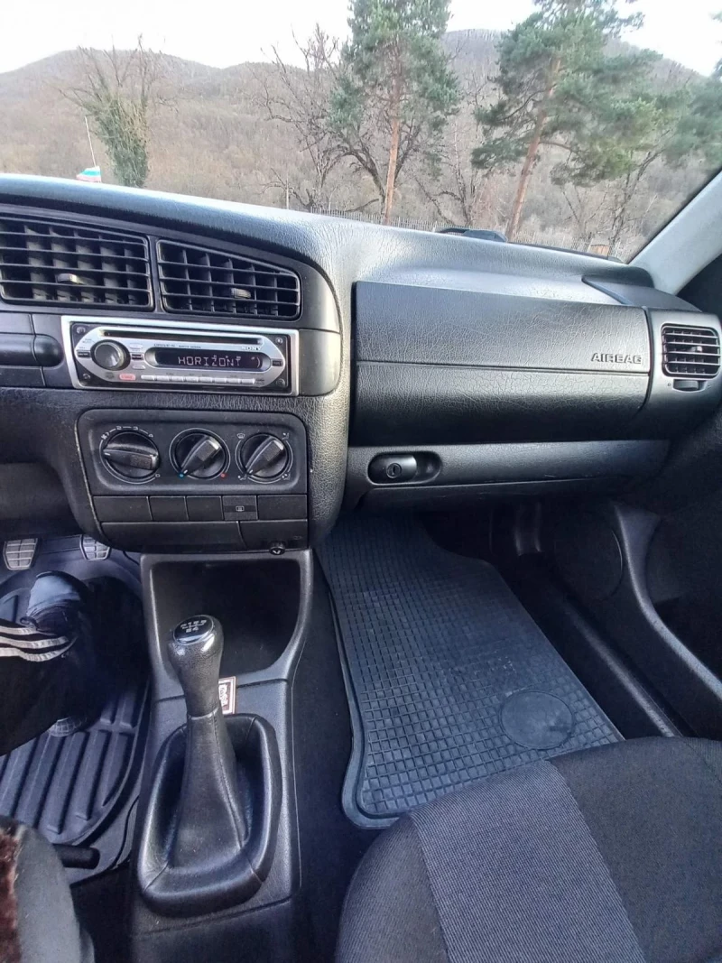 VW Golf 1.9 tdi 90к.с, снимка 7 - Автомобили и джипове - 52661160
